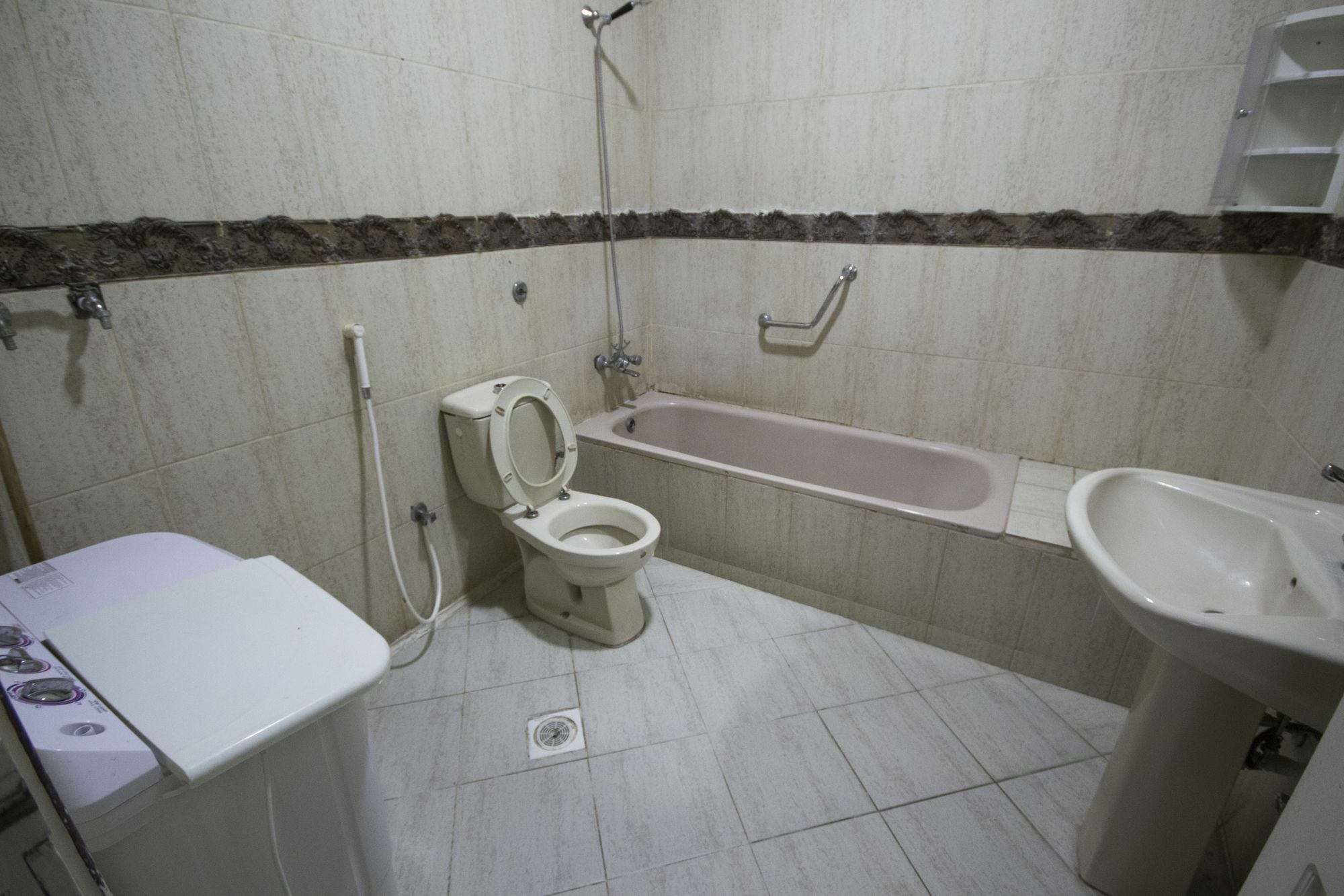 Oyo 277 Al Tamayoz Al Raqi Furnished Units 3 Джеда Екстериор снимка